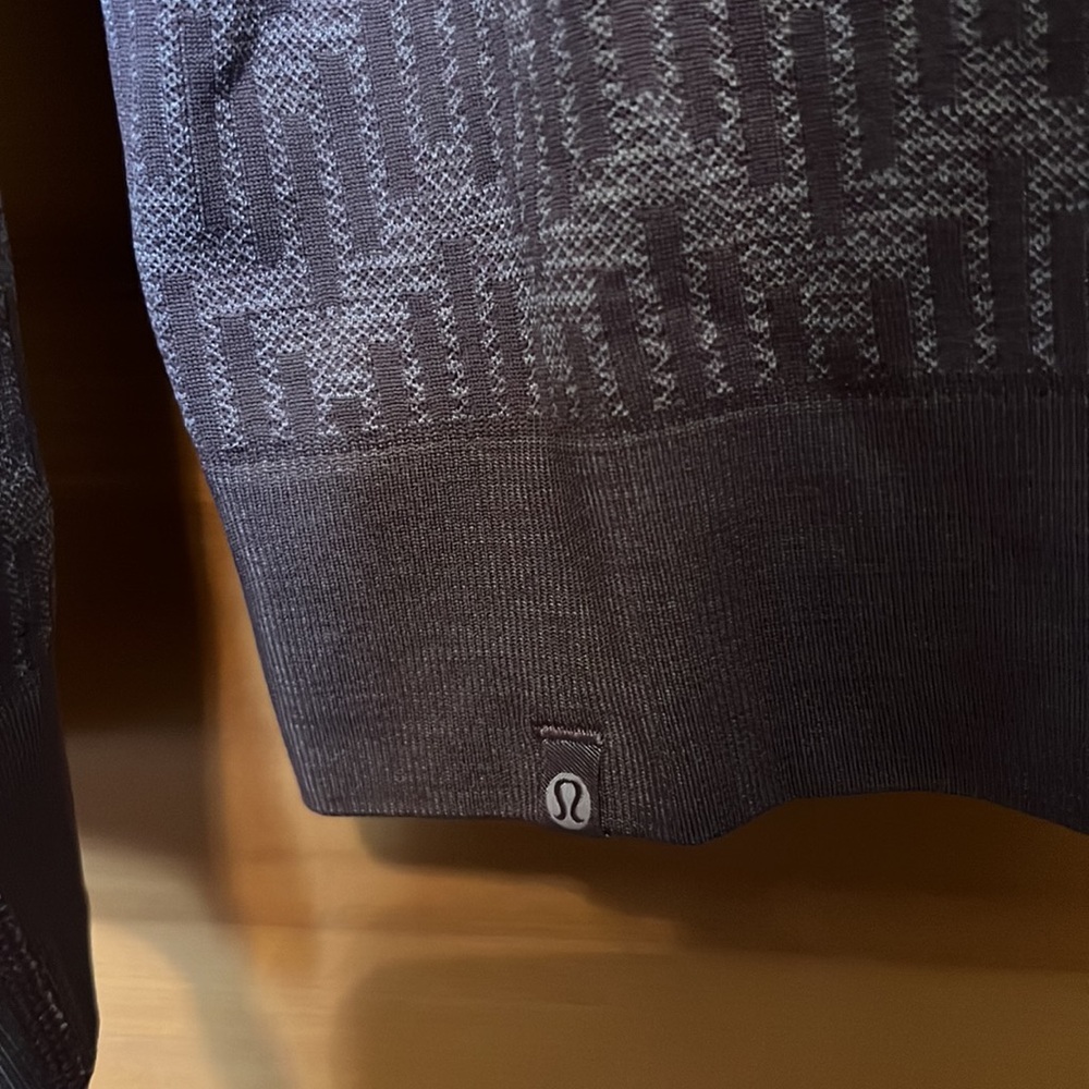 Lululemon Long Sleeve - Picture 4 of 4
